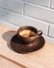 Laden Sie das Bild in den Galerie-Viewer, Espressotasse aus recyceltem Kaffeesatz